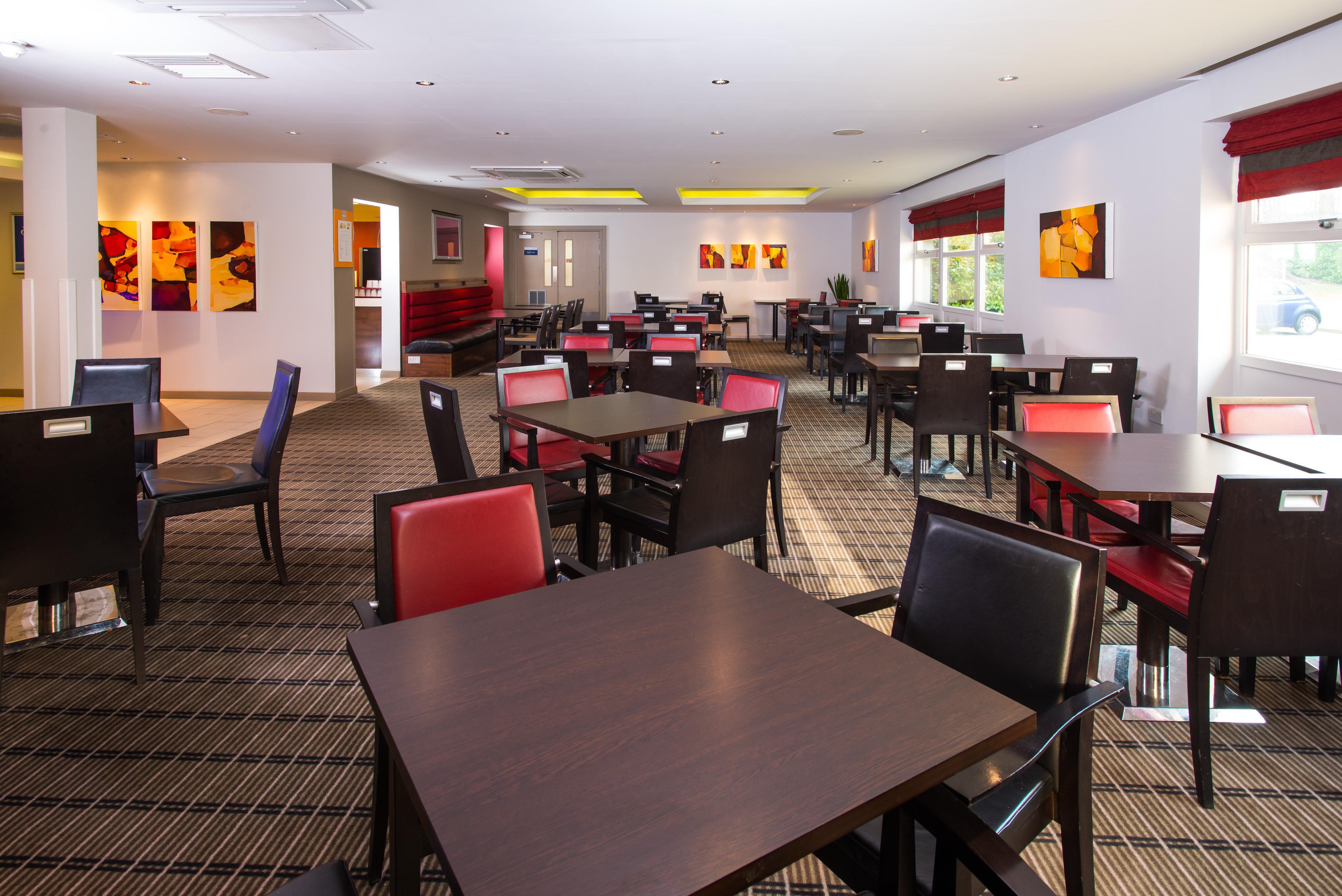Holiday Inn Express East Midlands Airport By Ihg Castle Donington Exterior photo